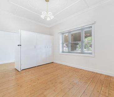Spacious family home in the heart of Oakleigh! - Photo 4