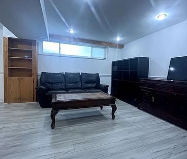 For Lease - 377 Taylor Mills Drive, Richmond Hill, Ontario - Photo 2