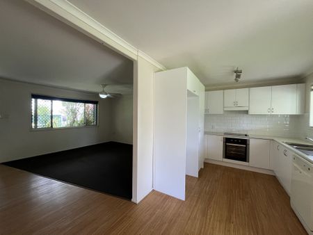 Browns Plains Central Living&excl; - Photo 2