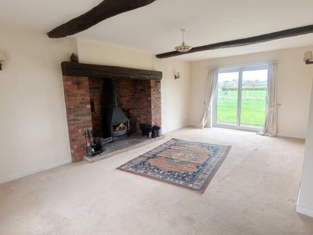 4 bedroom detached house to rent - Photo 2