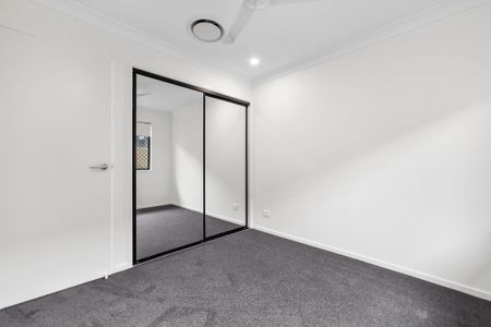 Brand new stylish 3 bedroom plus study for rent in Caboolture! Ducted Air Con! - Photo 3