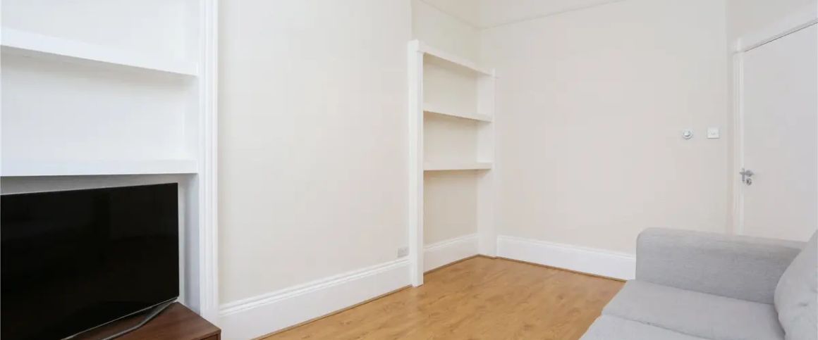 1 bedroom flat in 275-277 Fulham Road - Photo 1