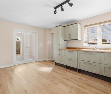2 bedroom semi-detached house to rent - Photo 6