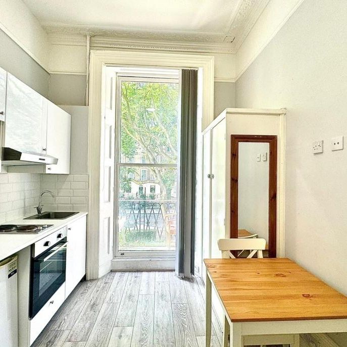 Studio to rent - Photo 1