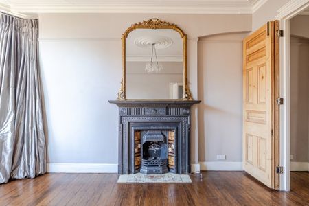 5 bedroom end of terrace house to rent - Photo 4