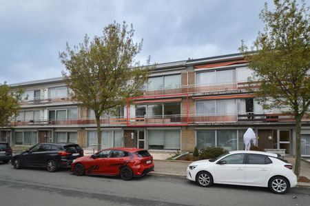 RUIM APPARTEMENT MET AUTOSTAANPLAATS - Photo 2
