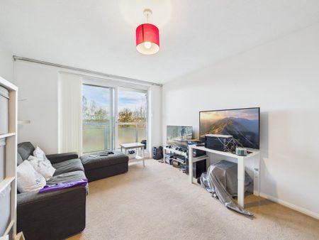 1 bedroom flat to rent - Photo 2