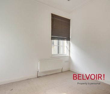 Flat to rent on - Photo 2