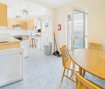 3 bedroom bungalow to rent - Photo 2