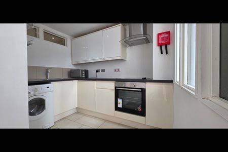 1 Bed Flat, High St, NW10 - Photo 4