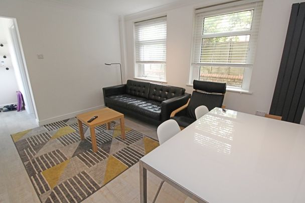 Albert Road, Parkstone - Photo 1