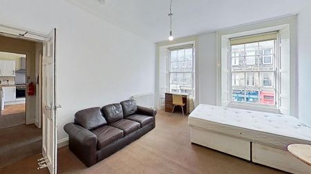 4 bedroom flat to rent - Photo 2