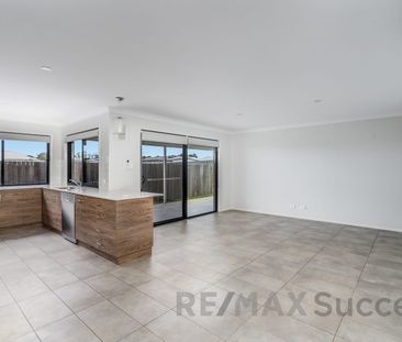 2 Tyrone Street, Middle Ridge, Qld 4350 - Photo 6