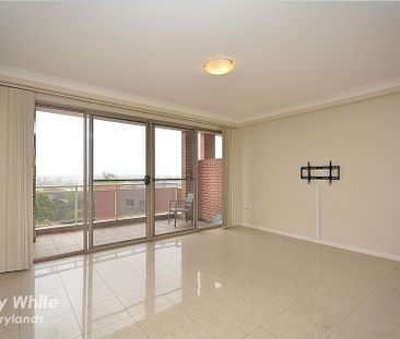 SPACIOUS 2 BEDROOM APARTMENT! - Photo 1