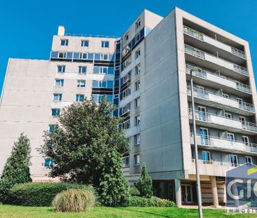 A LOUER F2 AVEC BALCON ET PARKING - PROXIMITE CHU ET CAMPUS 1 - Photo 1