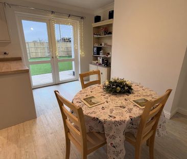 3 bedroom semi-detached house to rent - Photo 3