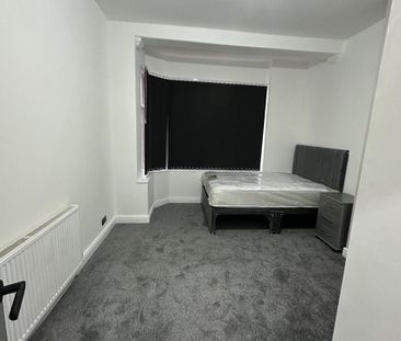 Dickenson Road Manchester - Photo 5