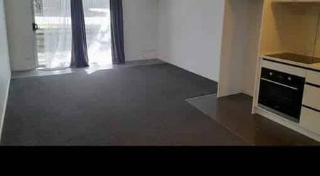 Spacious 2BR Otahuhu Apartment - Photo 3