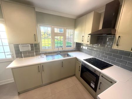 Syke Cluan, Iver - Photo 3