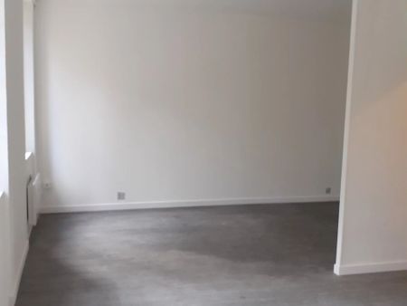 Location Appartement 1 pièces 35 m2 à Aups - Photo 2