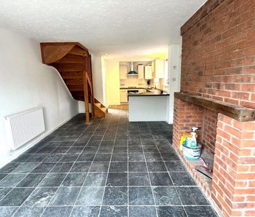 2 bedroom terraced house to rent - Photo 4