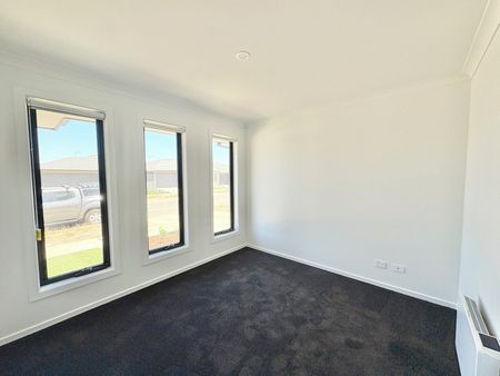 Brand New 4-Bedroom Home - Photo 2