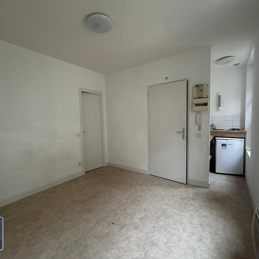 Location Appartement 1 pièce 14m² CHATEAUROUX 36000 - Photo 1