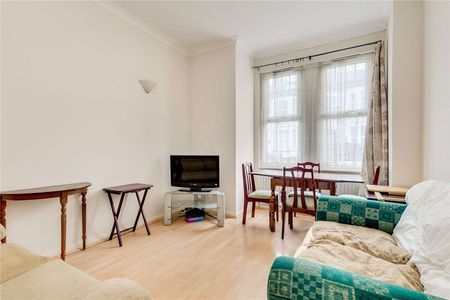 One bedroom flat on Tooting Bec Road with excellent transport links via Tooting Bec Underground Station. - Photo 4