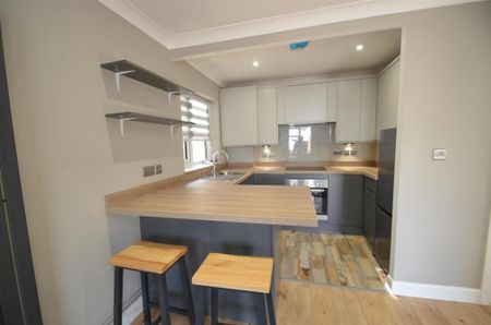 2 bedroom flat to rent - Photo 5