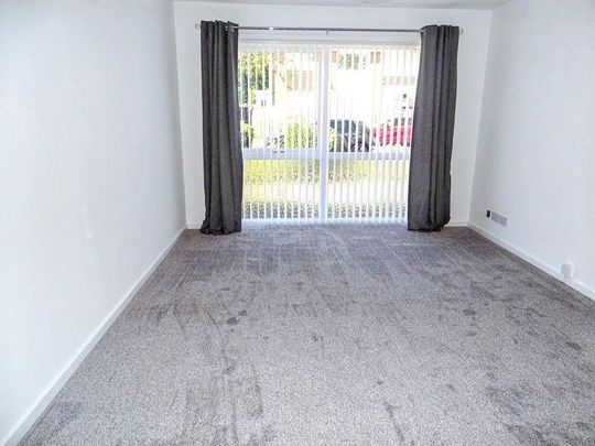 2 bed ground floor flat to rent in NE12 - Photo 1