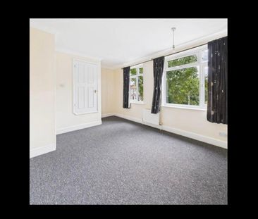 2 Bed Terraced House, Oakley Road, LU4 - Photo 4