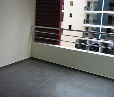 Location Appartement 3 pièces 74m² STE CLOTILDE 97490 - Photo 3