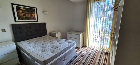 2 bedroom Flat To Let - Photo 5