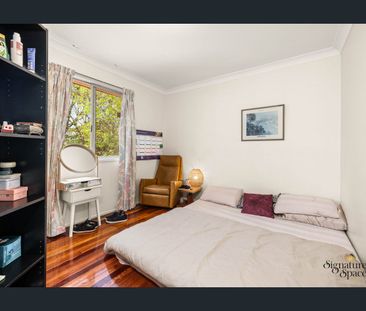 Welcome to 7 Russell Drive, Redbank Plains—a light-filled, classic ... - Photo 4