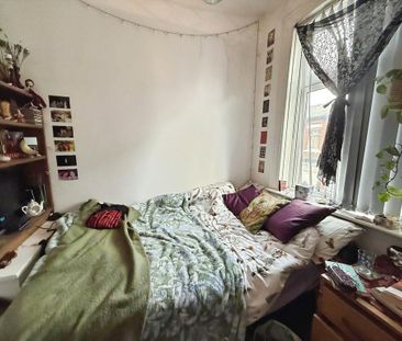 4 bedroom terraced house to rent - Photo 3