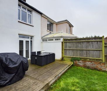 3 bedroom semi-detached house to rent - Photo 1
