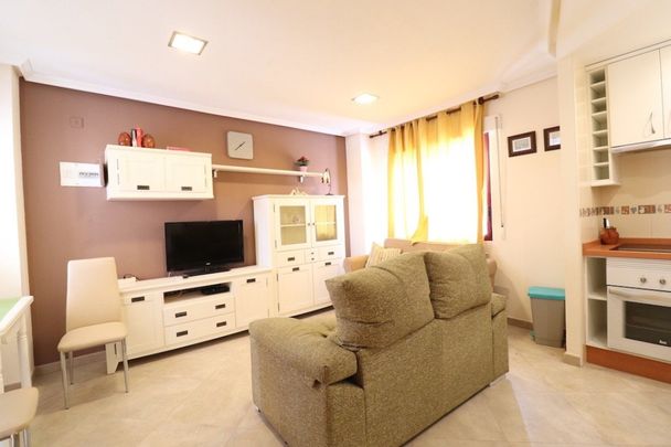 Apartamento con patio en La Mata - Photo 1