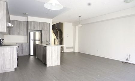 For Lease - 26 Louise Crescent, Whitby, Ontario - Photo 5