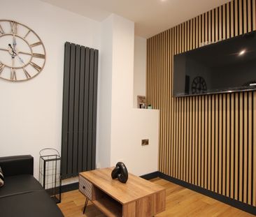 Victoria Street Room 4, Desborough, Kettering, Northamptonshire, NN14 - Photo 1