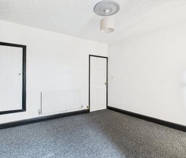 2 bedroom semi-detached house to rent - Photo 5