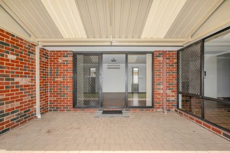 21 Maroubra Parade, Secret Harbour. - Photo 3