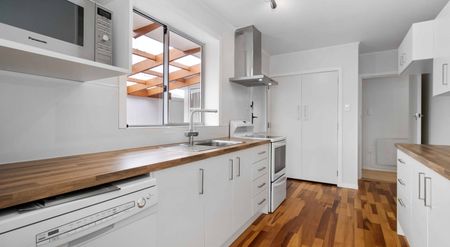 72 Ascot Road - Photo 3