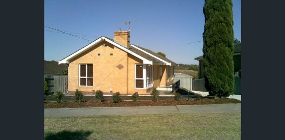 Walk to LaTrobe Uni! - Photo 2