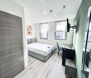 1 bedroom in a house share to rent - Photo 3