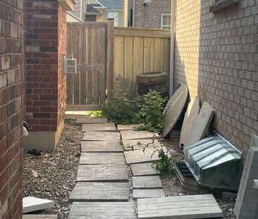 For Lease - 28 Aylesbury Drive, Brampton, Ontario - Photo 6