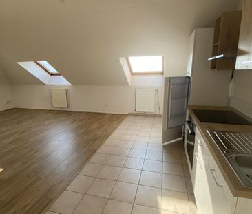 Location Appartement 2 pièces 46m² LE CREUSOT 71200 - Photo 3