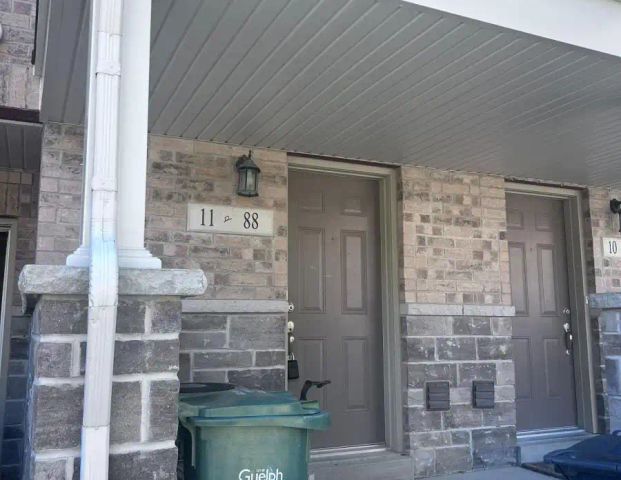 11 - 88 DE CORSO DRIVE — 2 Bedroom - Photo 1