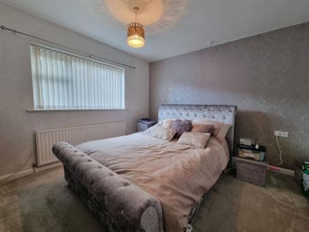 2 bedroom Detached bungalow to rent - Photo 4