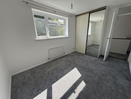 4 bedroom detached house to rent - Photo 5