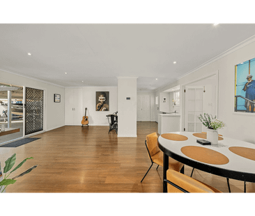 26 Ilkinia Avenue, Broadbeach Waters, Qld 4218 - Photo 6